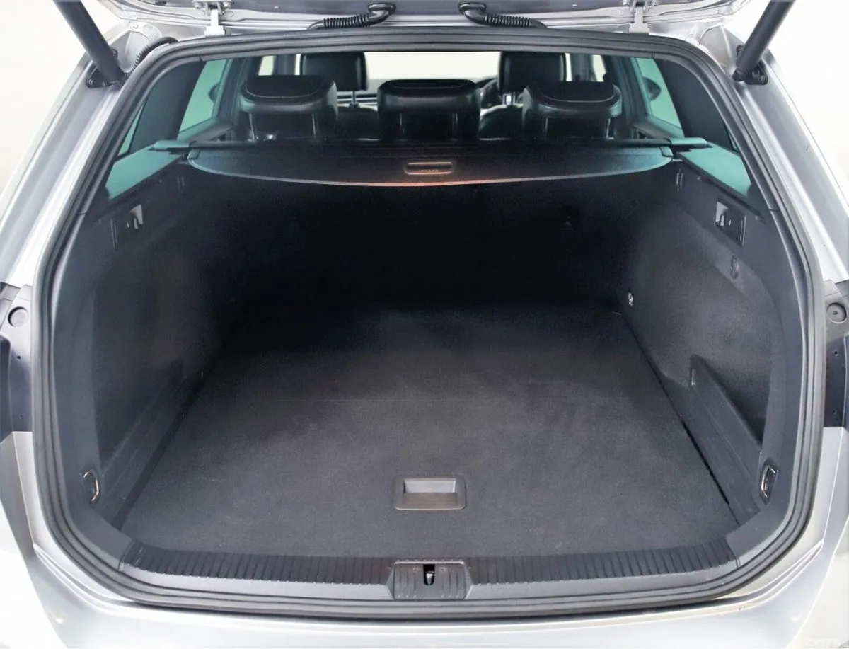 Volkswagen Passat Estate, Diesel, 2020, Grey