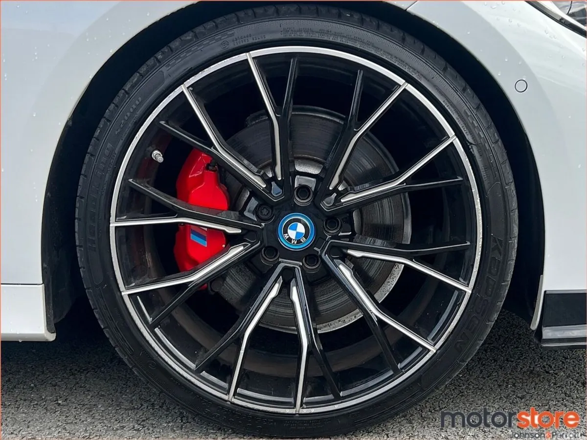BMW 3-Series Estate, Petrol Plug-in Hybrid, 2022, White