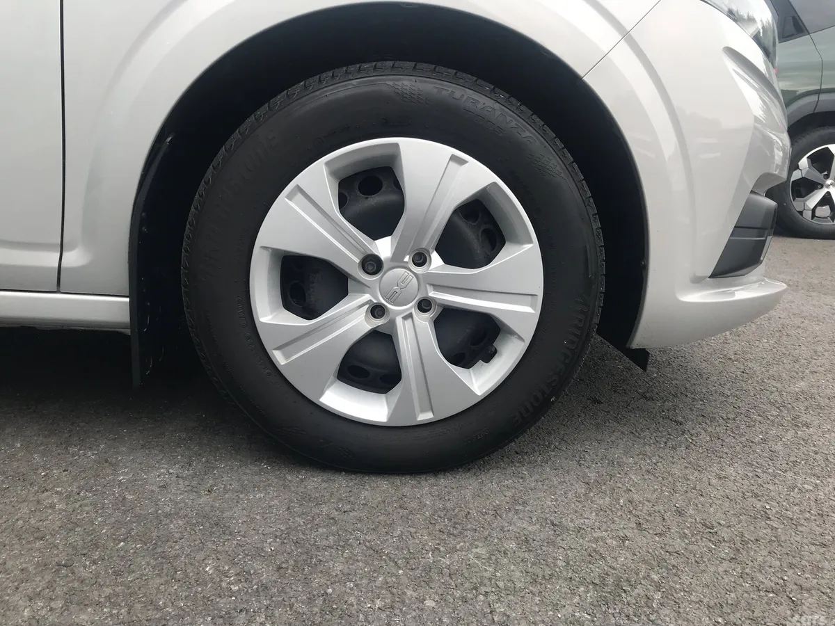 Dacia Sandero Hatchback, Petrol, 2023, Grey