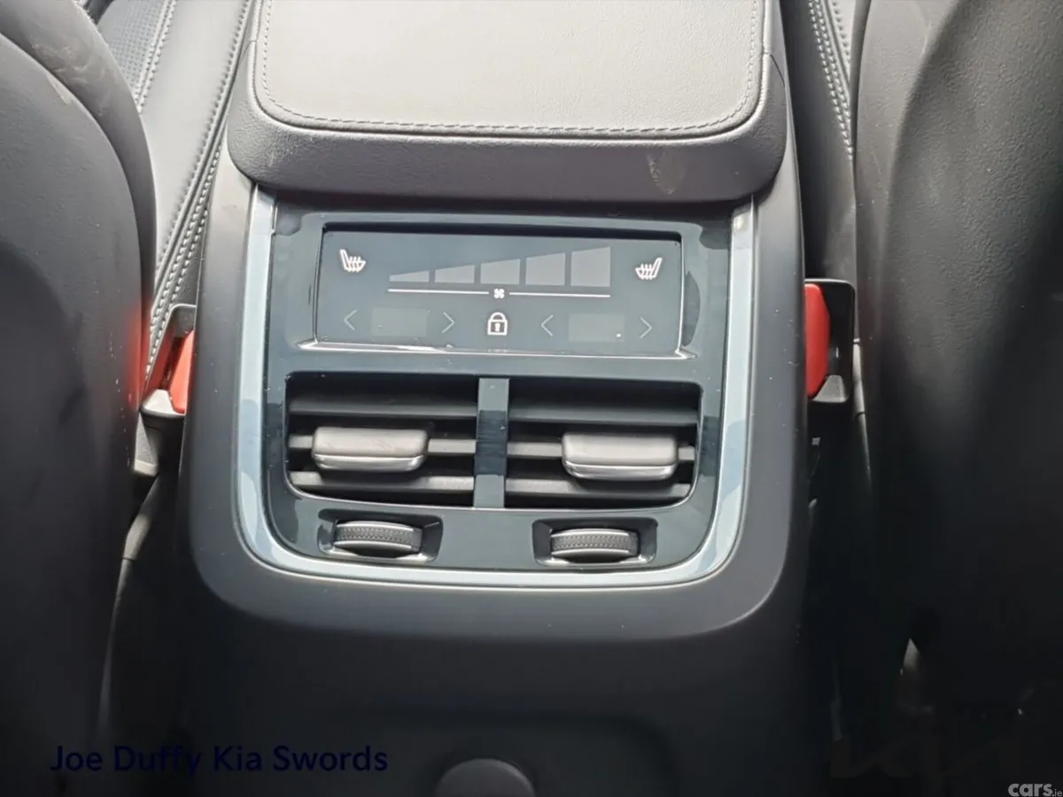 Volvo XC90 SUV, Petrol Plug-in Hybrid, 2025, Silver