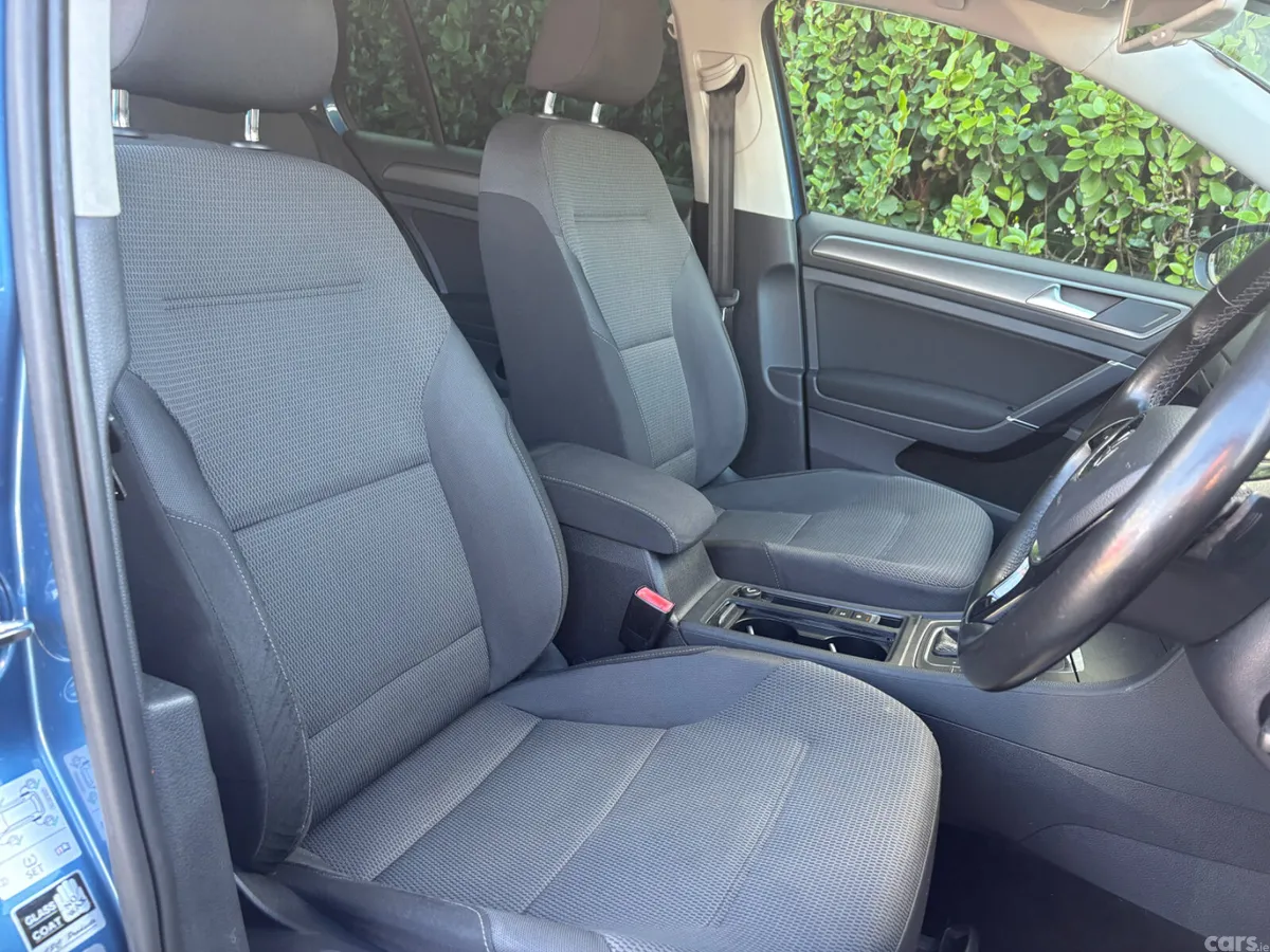 Volkswagen Golf Hatchback, Petrol, 2013, Blue
