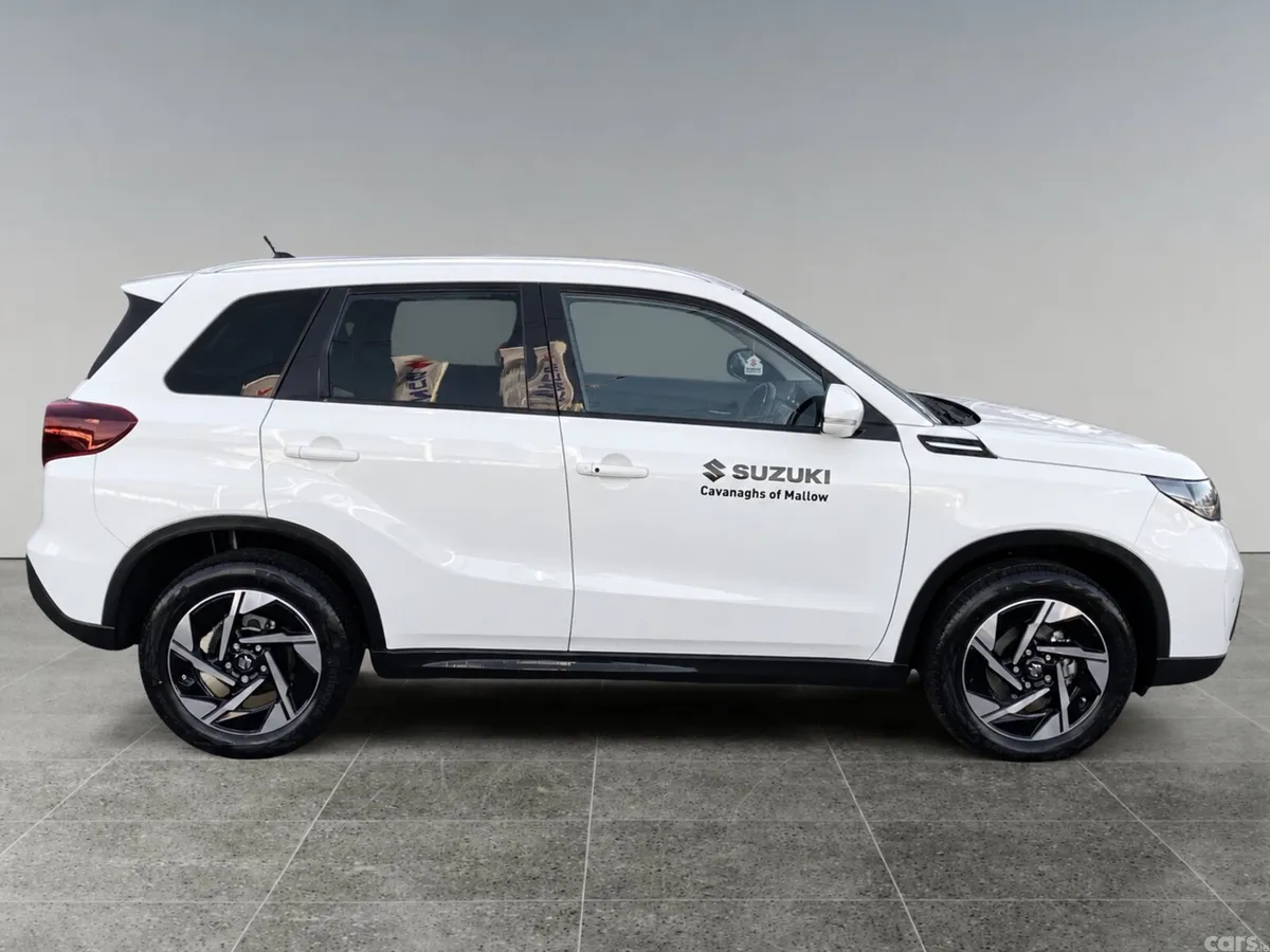 Suzuki Vitara SUV, Petrol Hybrid, 2026, White