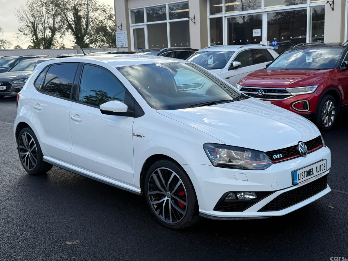 Volkswagen Polo Hatchback, Petrol, 2017, White