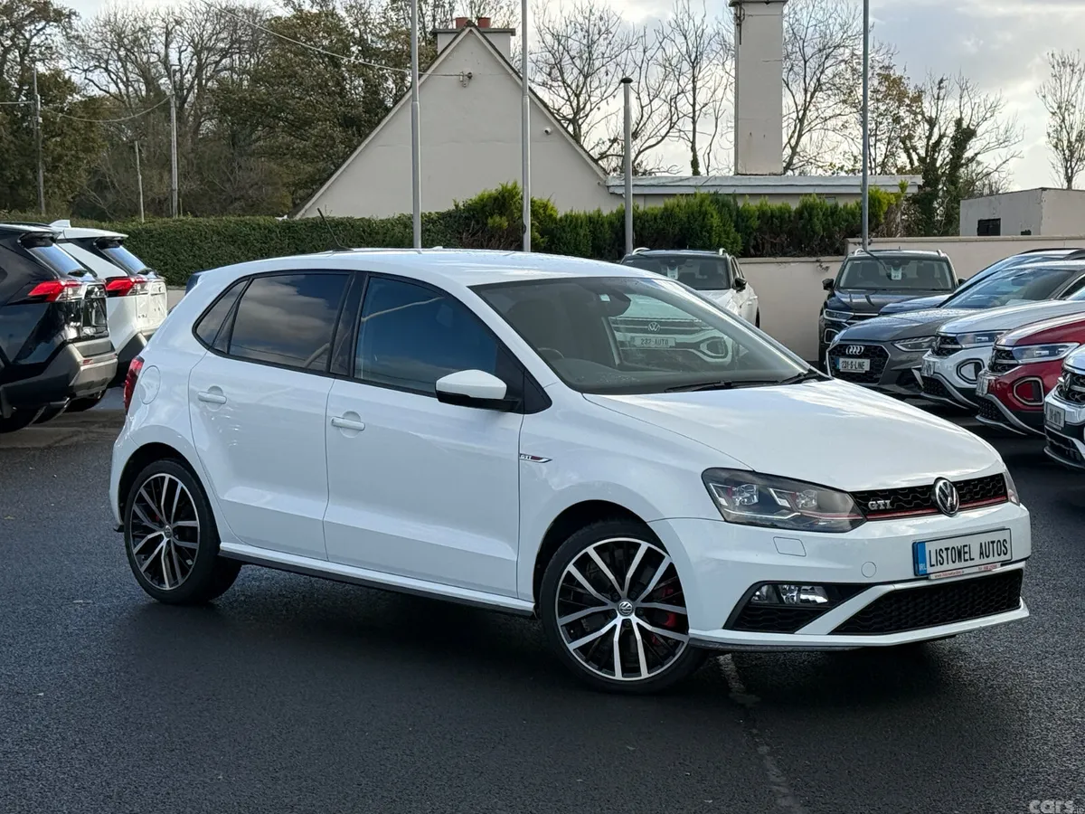 Volkswagen Polo Hatchback, Petrol, 2017, White