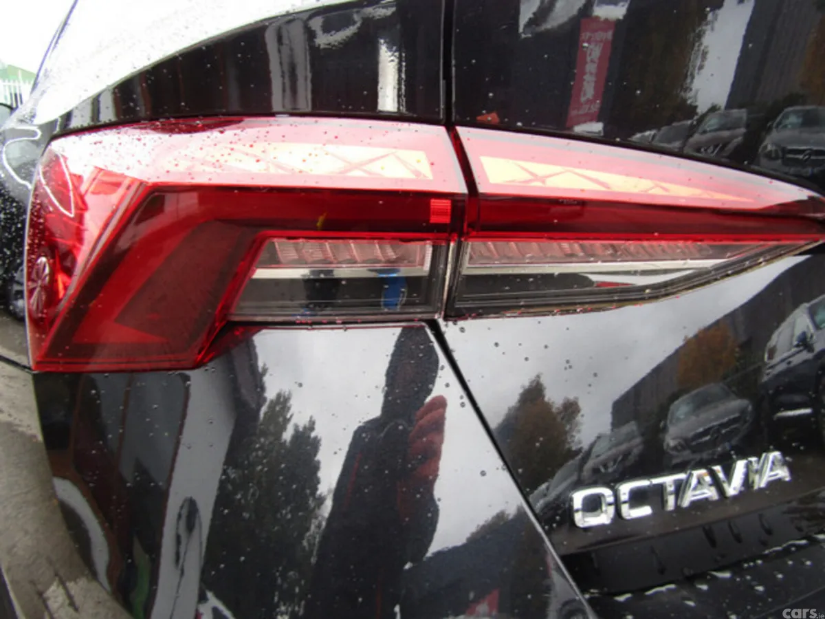Skoda Octavia Hatchback, Diesel, 2021, Black