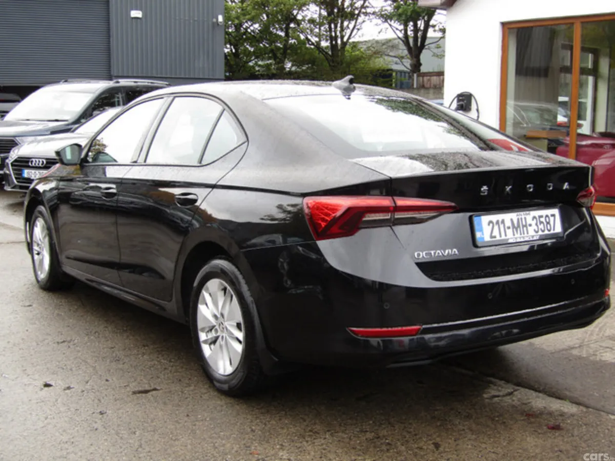 Skoda Octavia Hatchback, Diesel, 2021, Black