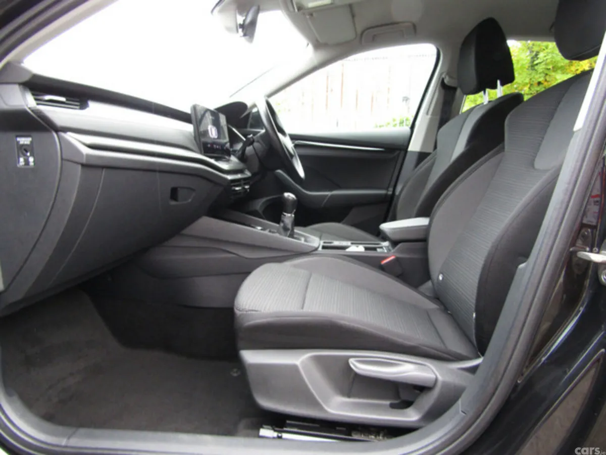 Skoda Octavia Hatchback, Diesel, 2021, Black