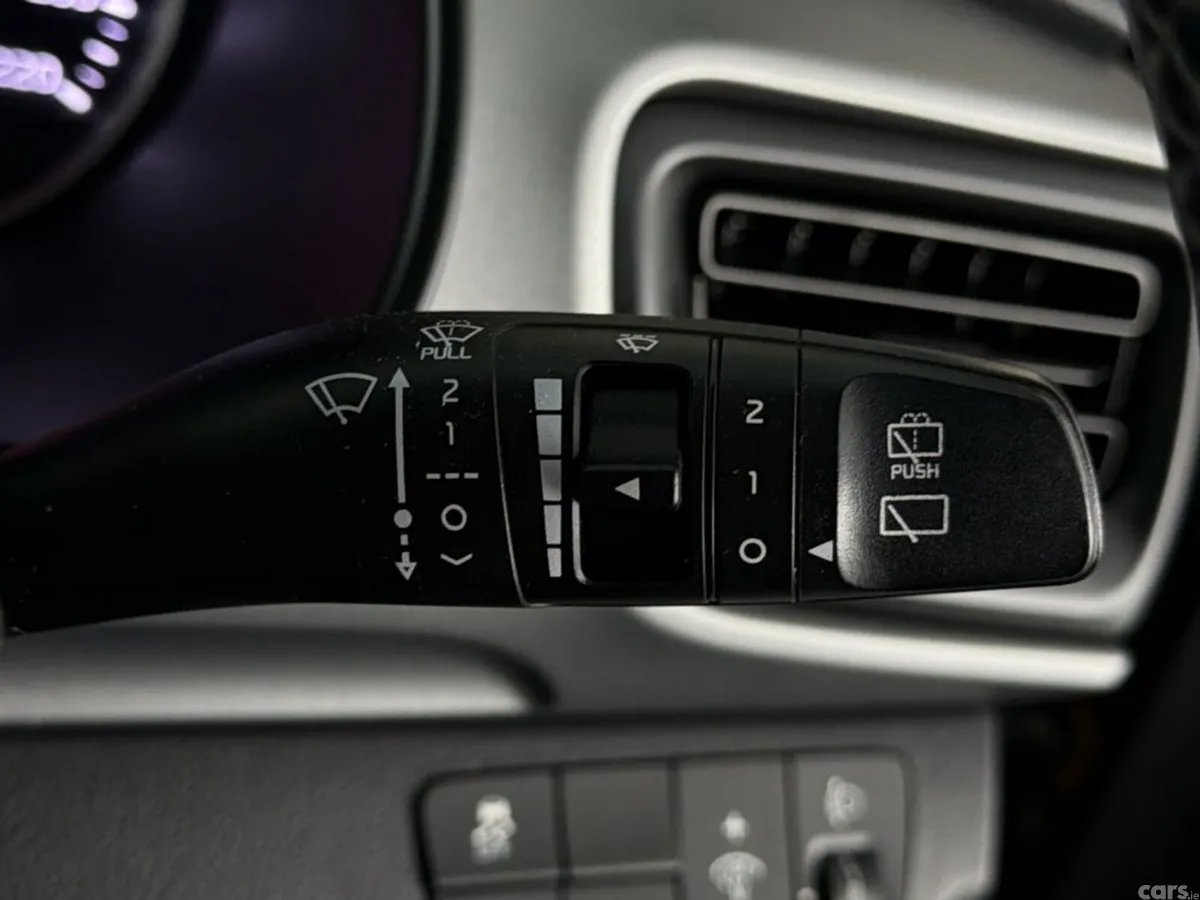 Kia Stonic Hatchback, Diesel, 2019, Brown