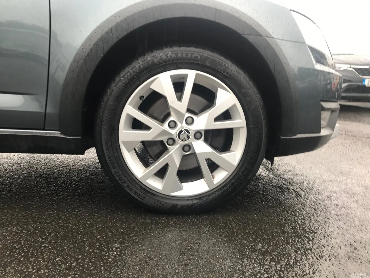 Skoda Octavia Estate, Diesel, 2017, Grey