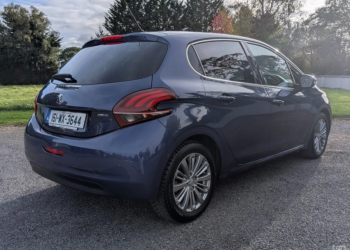 Peugeot 208 Hatchback, Diesel, 2016, Blue