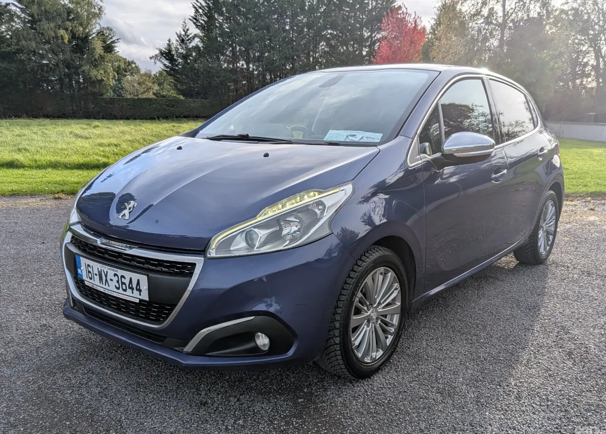 Peugeot 208 Hatchback, Diesel, 2016, Blue