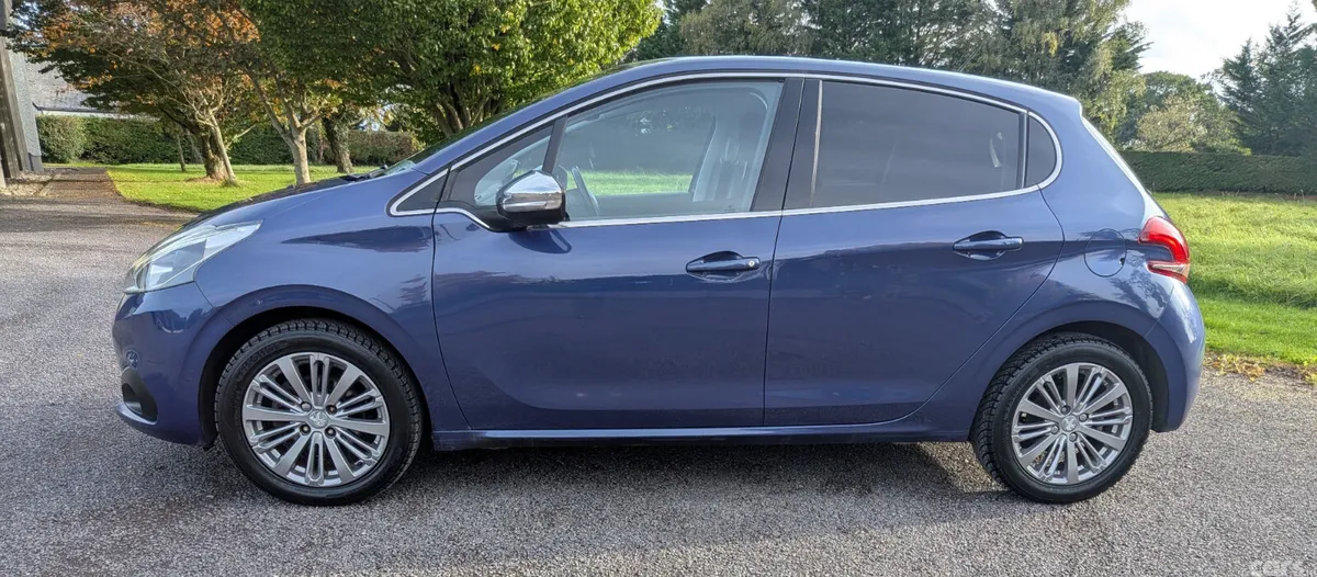Peugeot 208 Hatchback, Diesel, 2016, Blue
