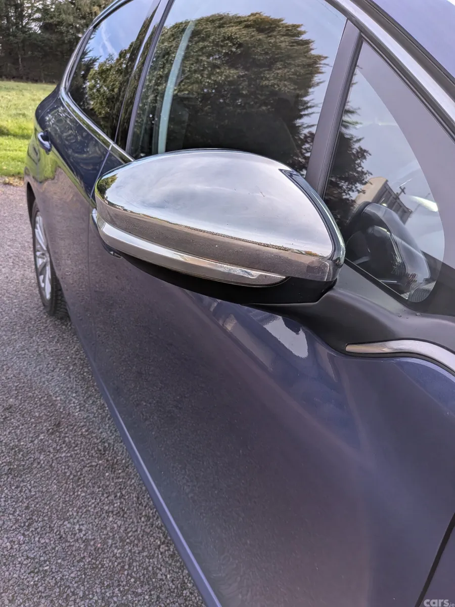 Peugeot 208 Hatchback, Diesel, 2016, Blue