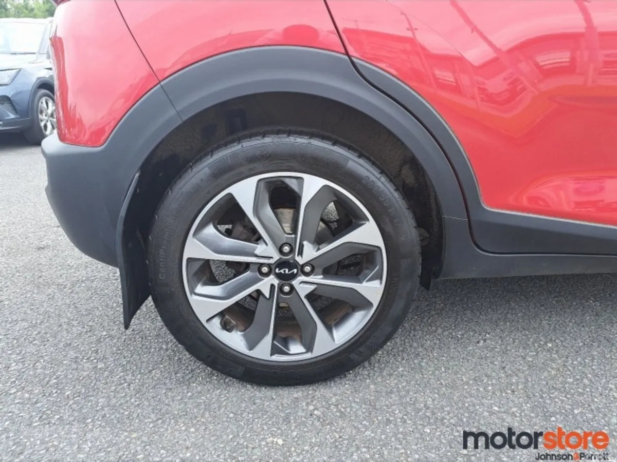 Kia Stonic MPV, Petrol Hybrid, 2022, Red