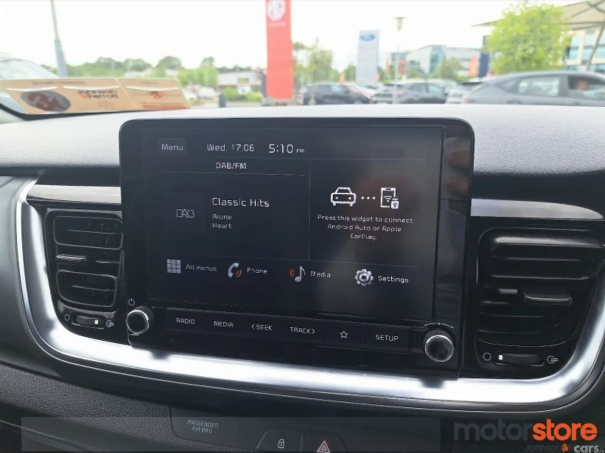 Kia Stonic MPV, Petrol Hybrid, 2022, Red