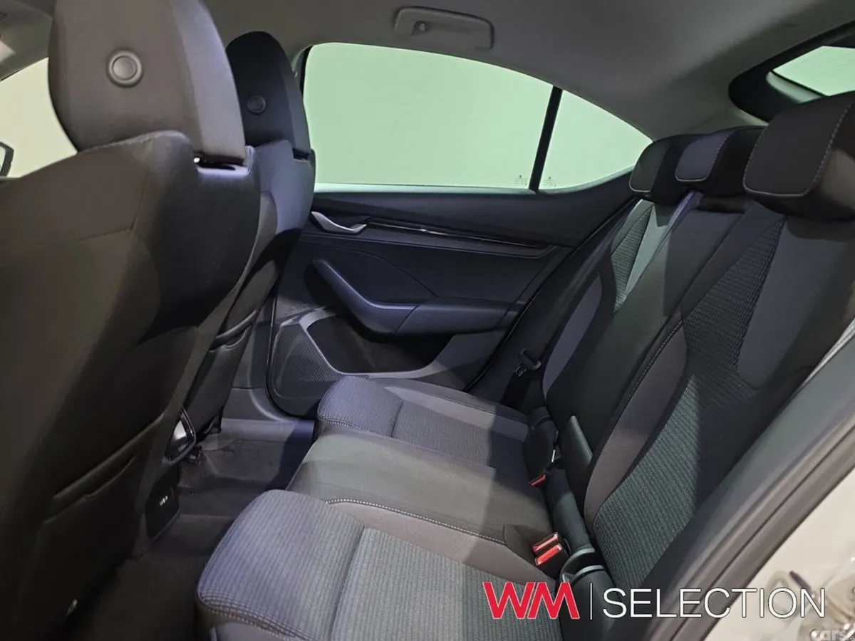 Skoda Octavia Saloon, Diesel, 2026, White