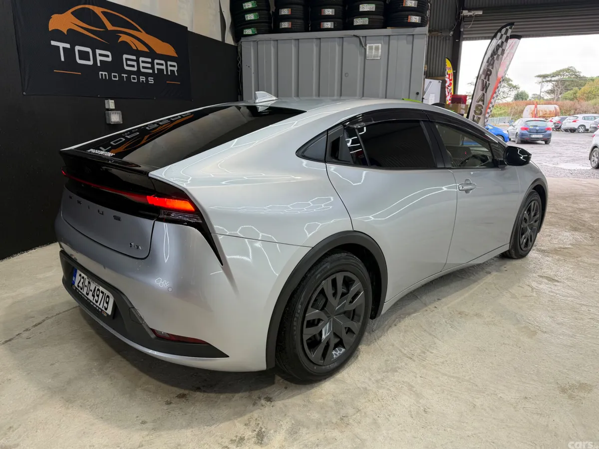 Toyota Prius Saloon, Petrol Hybrid, 2023, Silver