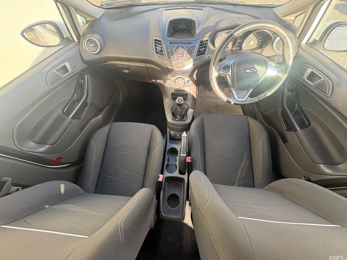 Ford Fiesta Hatchback, Petrol, 2016, White