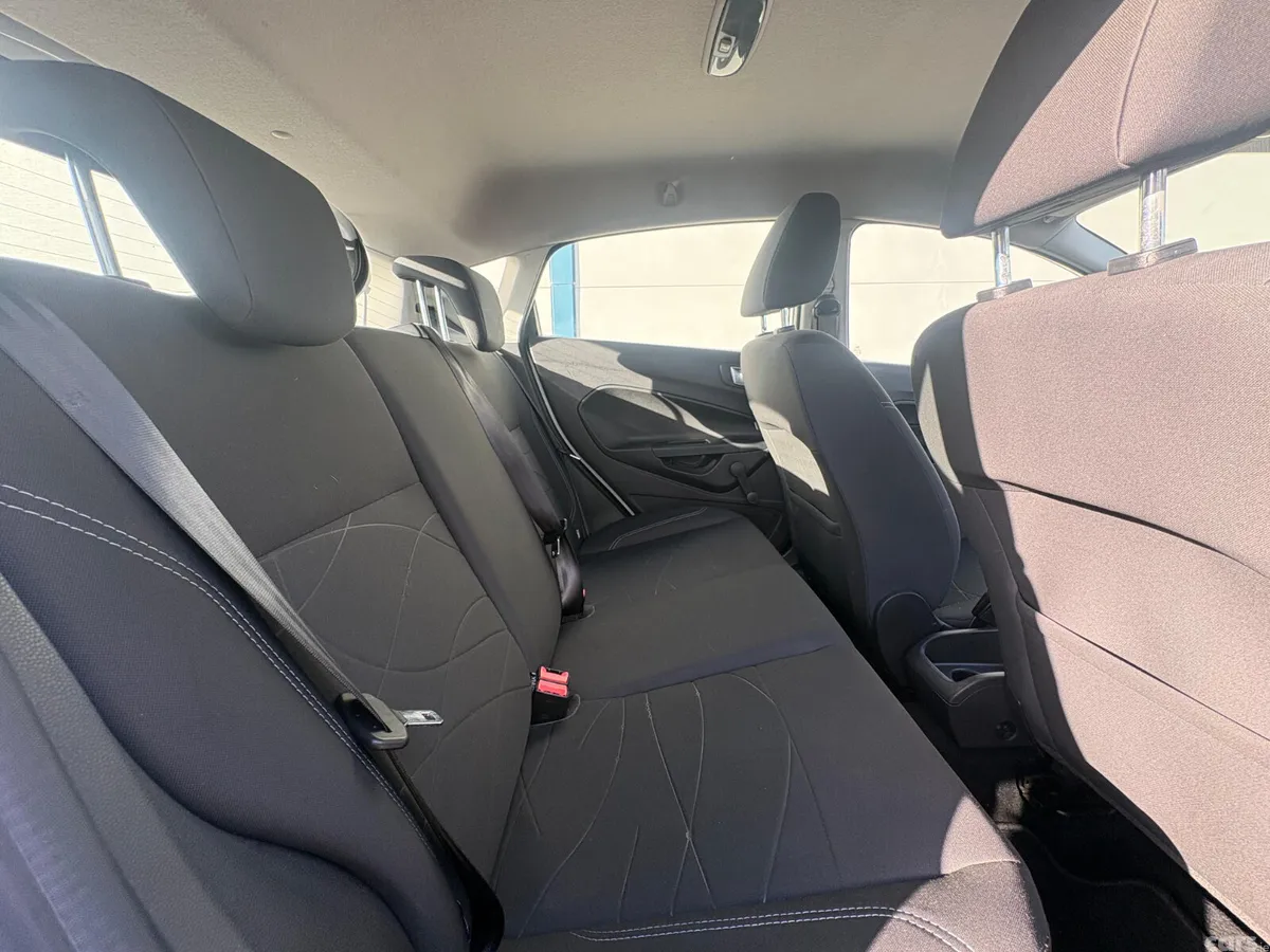 Ford Fiesta Hatchback, Petrol, 2016, White