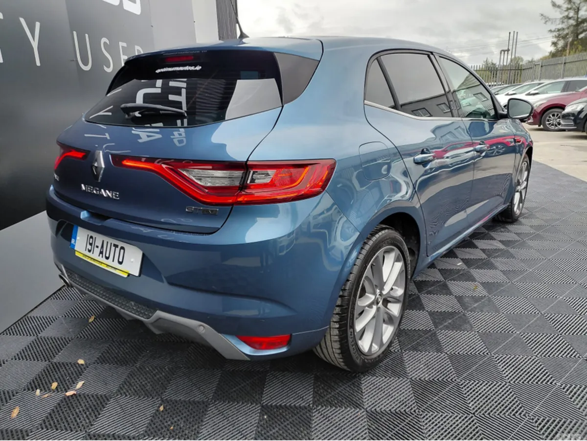 Renault Megane Hatchback, Petrol, 2019, Blue