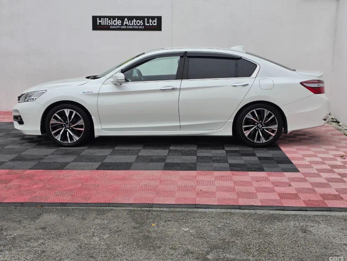 Honda Accord Saloon, Petrol Hybrid, 2017, White