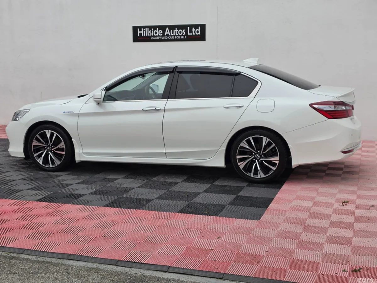 Honda Accord Saloon, Petrol Hybrid, 2017, White