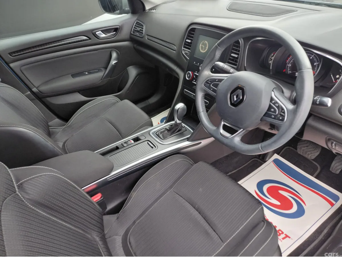 Renault Megane Hatchback, Petrol, 2019, Blue