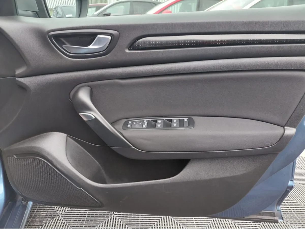 Renault Megane Hatchback, Petrol, 2019, Blue