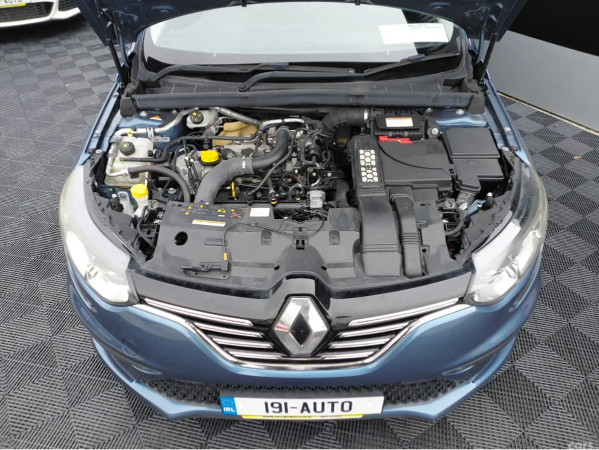 Renault Megane Hatchback, Petrol, 2019, Blue