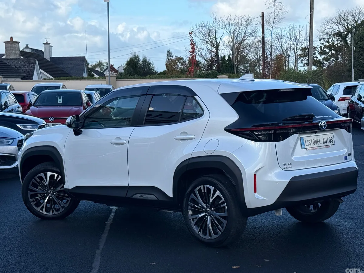 Toyota Yaris Cross SUV, Petrol Hybrid, 2023, White