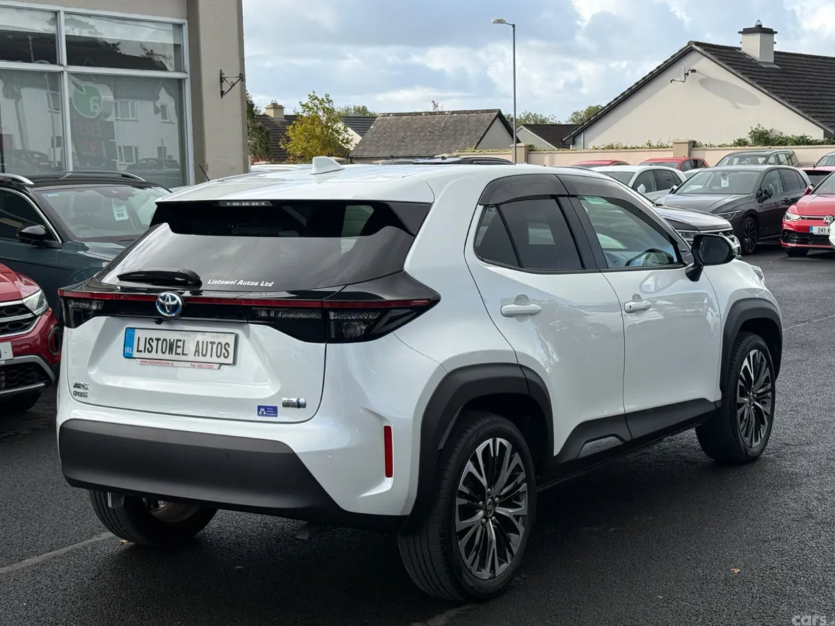 Toyota Yaris Cross SUV, Petrol Hybrid, 2023, White