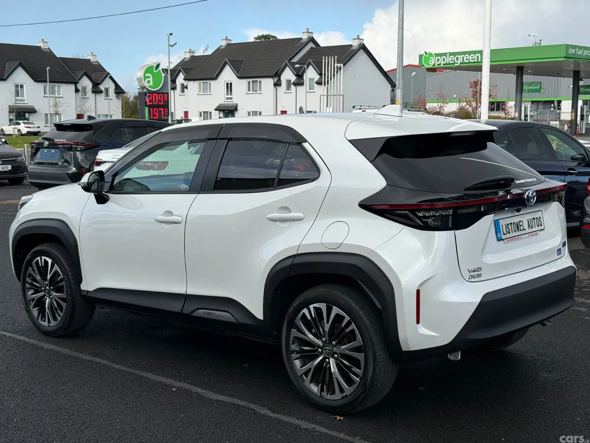 Toyota Yaris Cross SUV, Petrol Hybrid, 2023, White