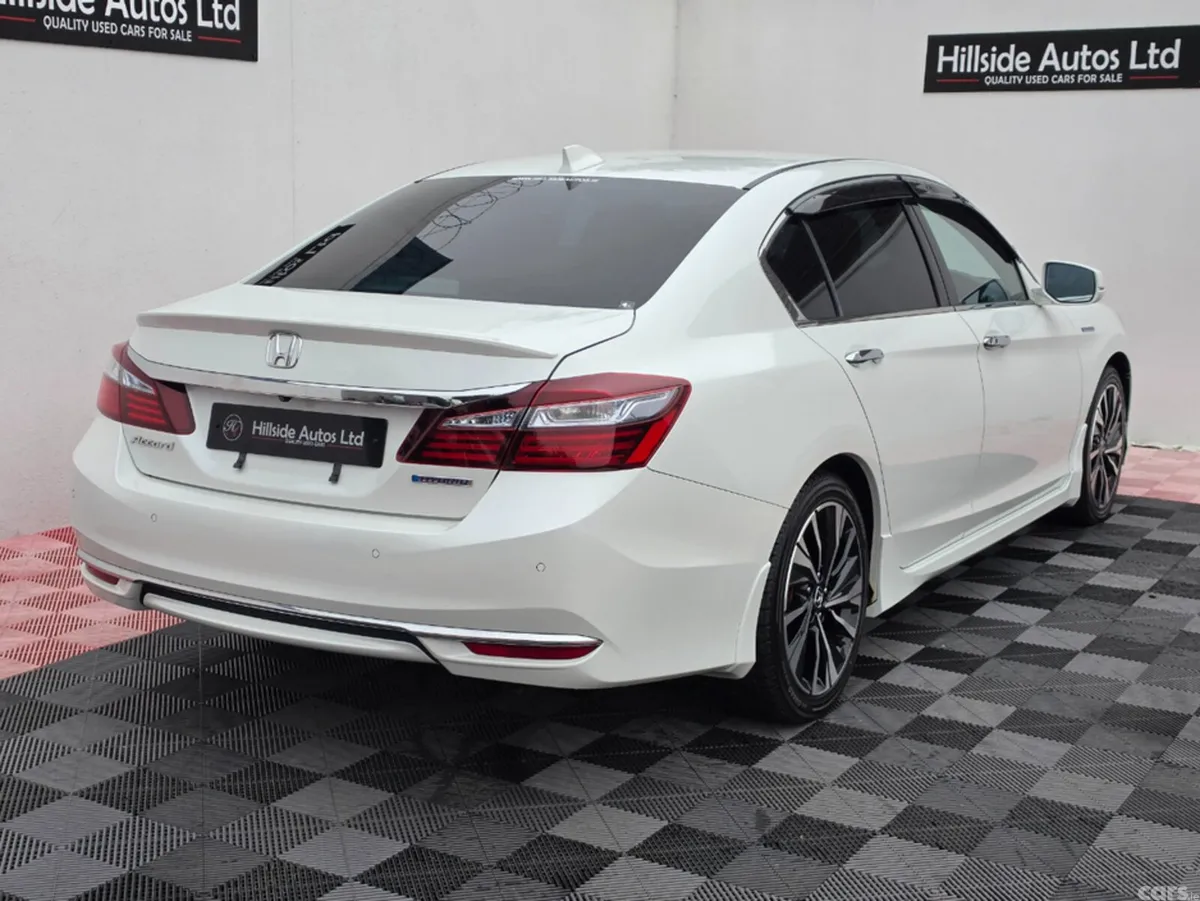 Honda Accord Saloon, Petrol Hybrid, 2017, White