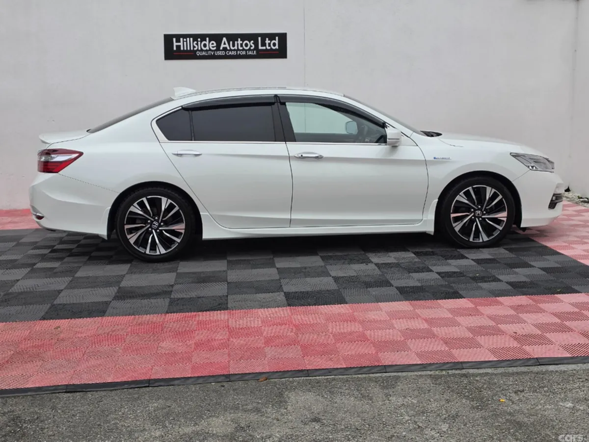 Honda Accord Saloon, Petrol Hybrid, 2017, White
