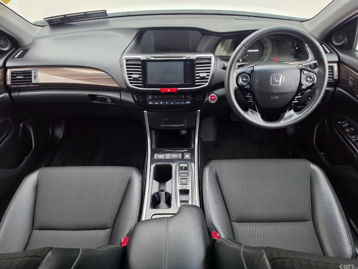 Honda Accord Saloon, Petrol Hybrid, 2017, White