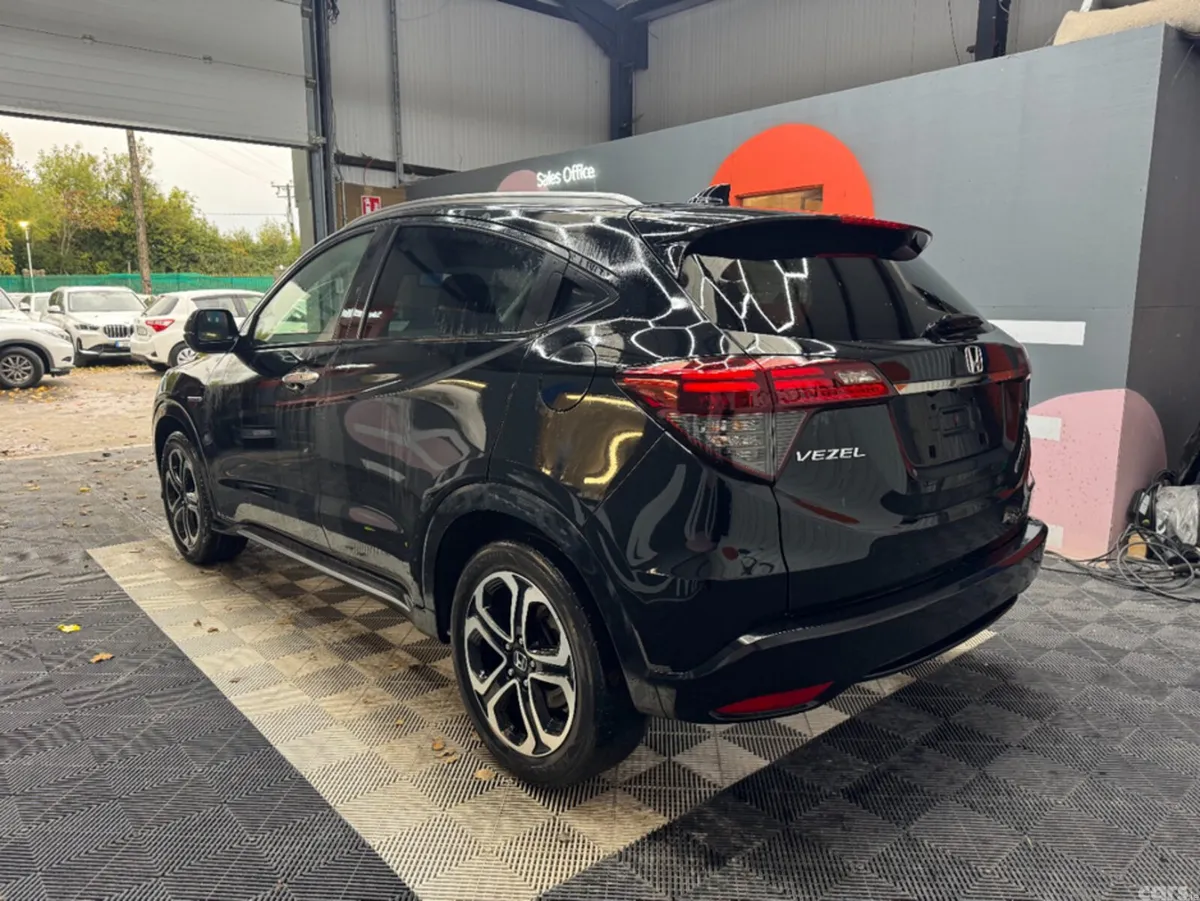 Honda Vezel SUV, Petrol Hybrid, 2020, Black