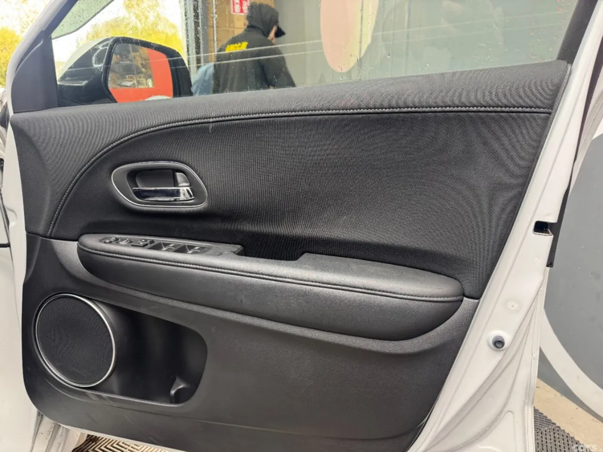 Honda Vezel SUV, Petrol, 2017, White