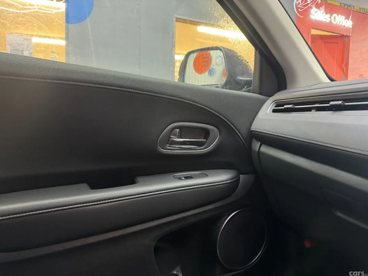 Honda Vezel SUV, Petrol Hybrid, 2020, Black