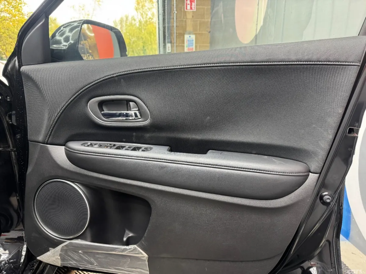Honda Vezel SUV, Petrol Hybrid, 2020, Black