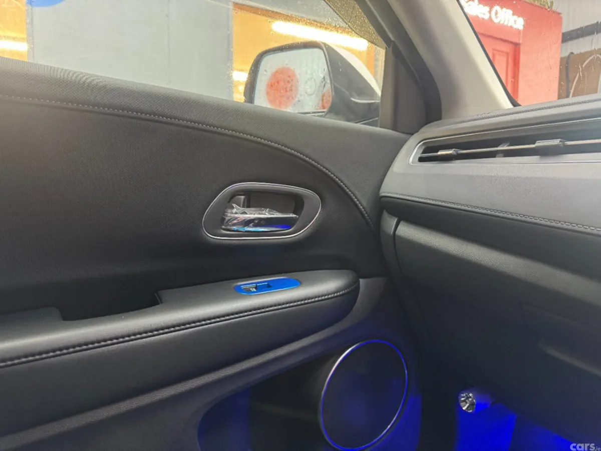 Honda Vezel SUV, Petrol, 2018, White