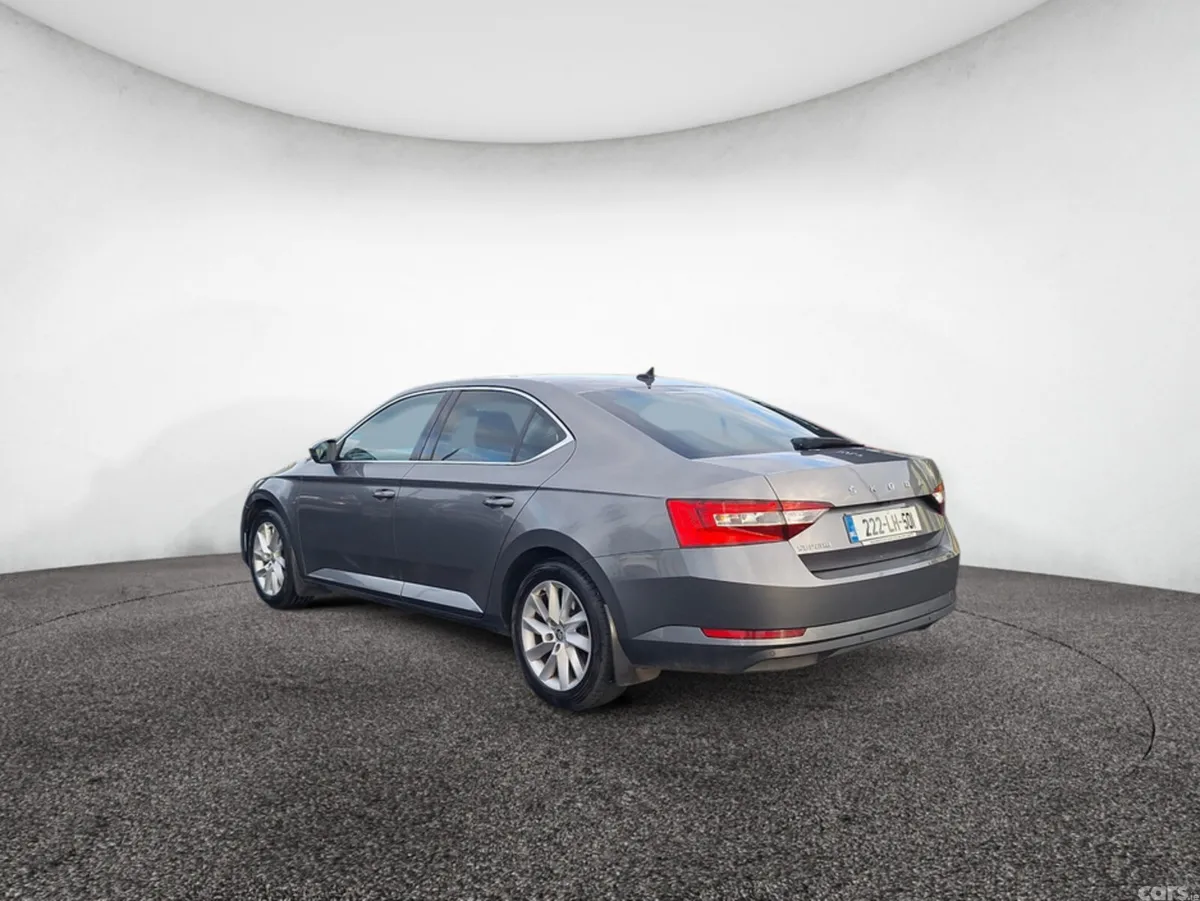 Skoda Superb Hatchback, Diesel, 2022, Grey