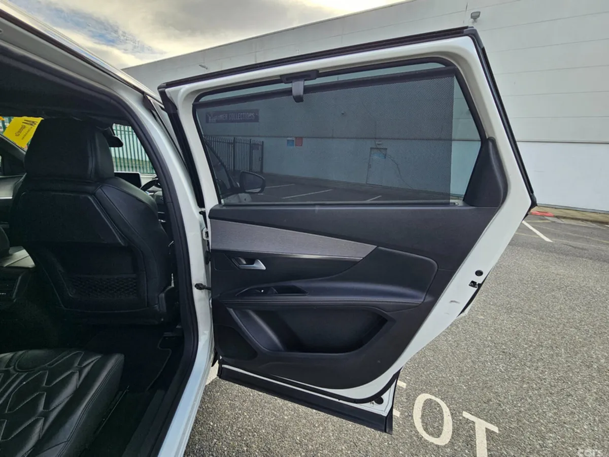 Peugeot 5008 MPV, Diesel, 2019, White