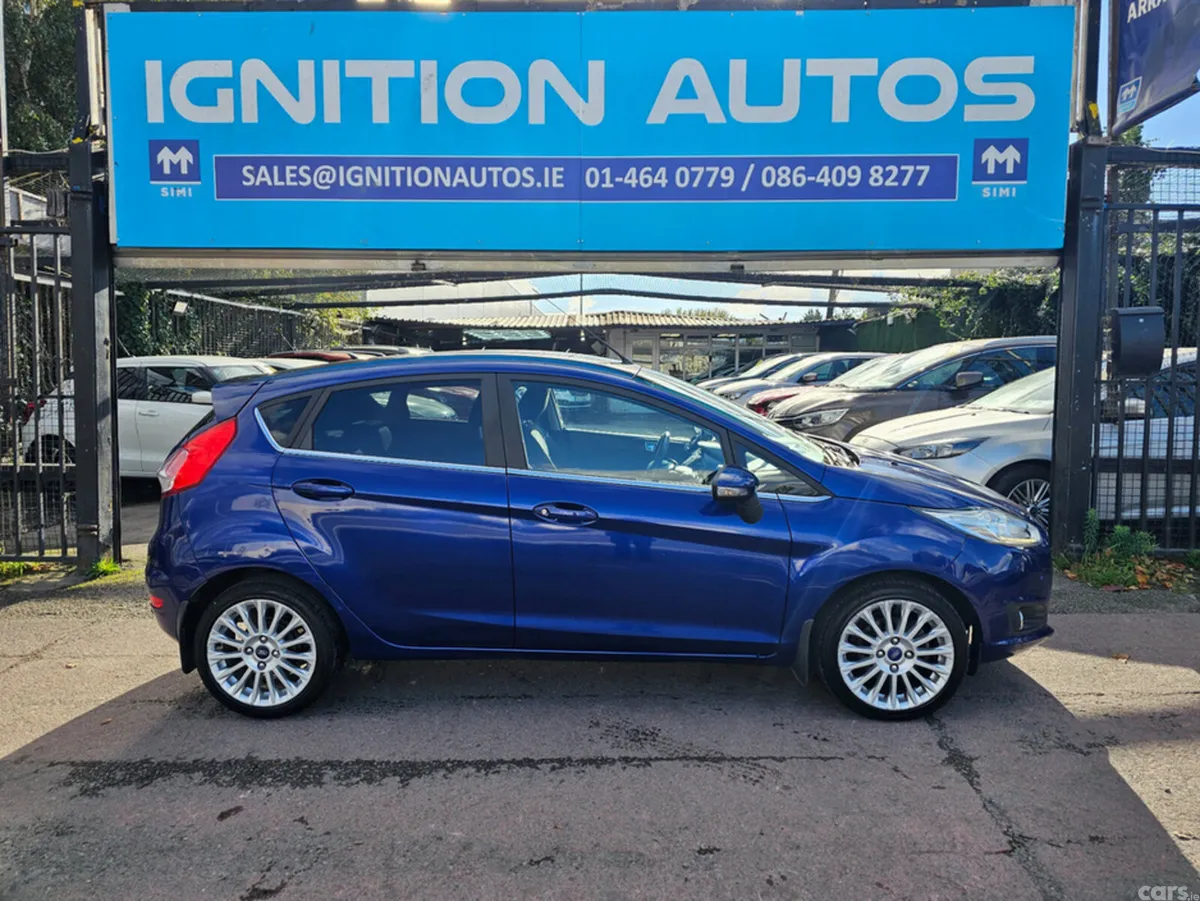 Ford Fiesta Hatchback, Petrol, 2015, Blue