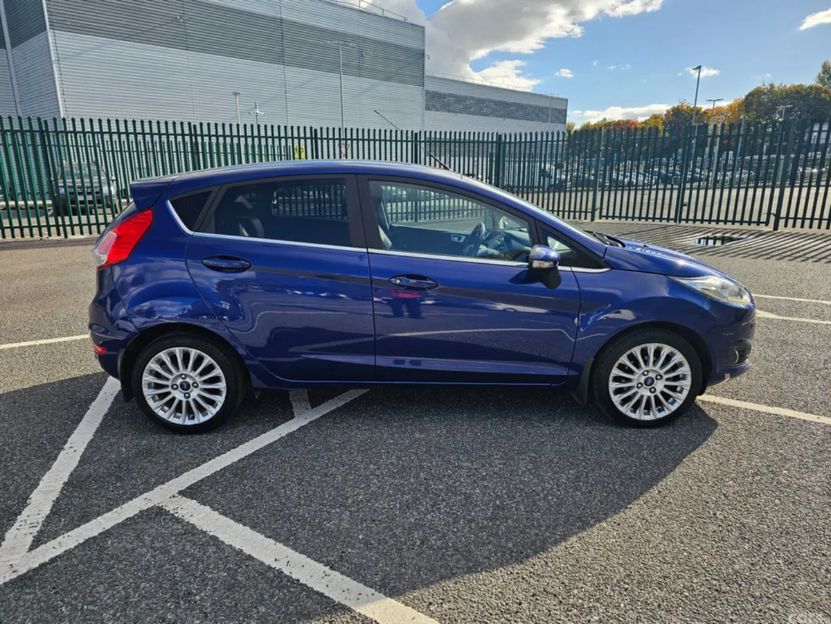 Ford Fiesta Hatchback, Petrol, 2015, Blue