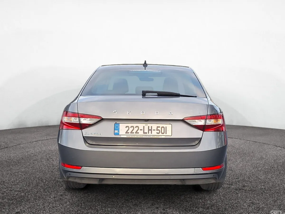 Skoda Superb Hatchback, Diesel, 2022, Grey