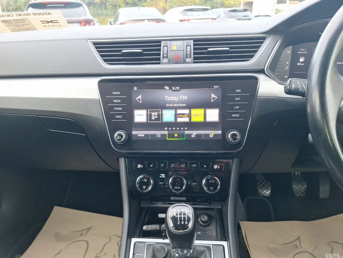 Skoda Superb Hatchback, Diesel, 2022, Grey