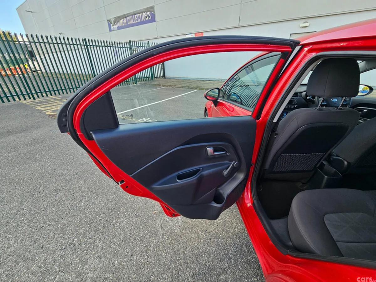 Kia Rio MPV, Petrol, 2013, Red