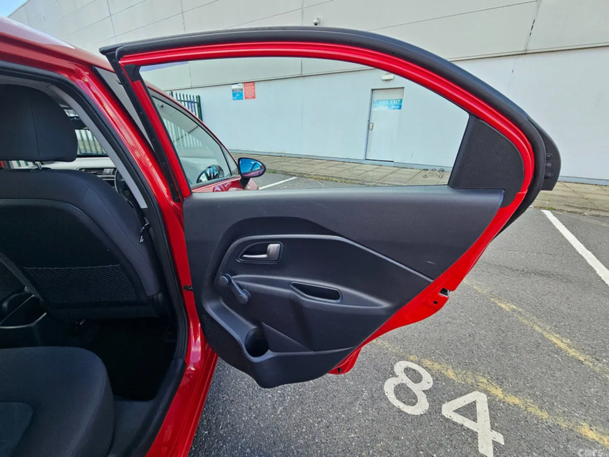 Kia Rio MPV, Petrol, 2013, Red