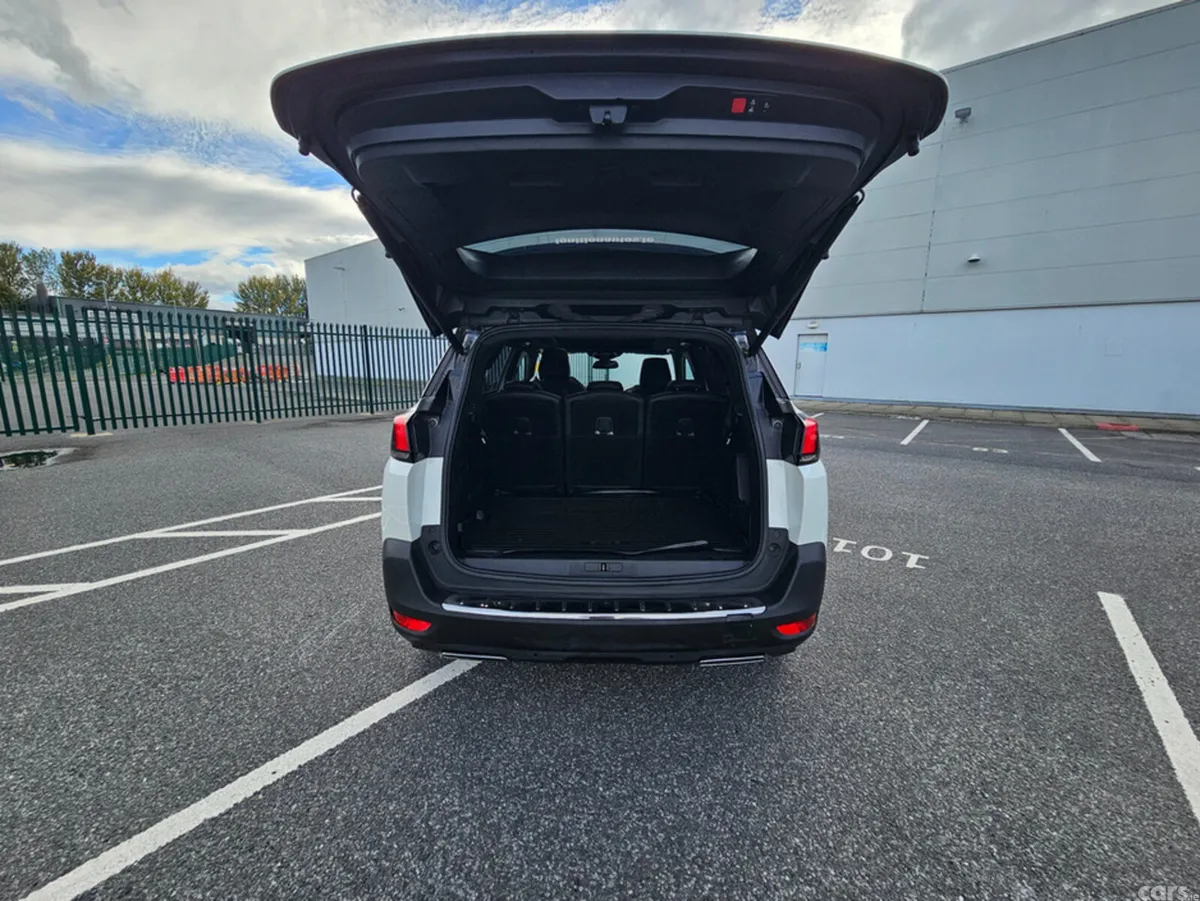 Peugeot 5008 MPV, Diesel, 2019, White
