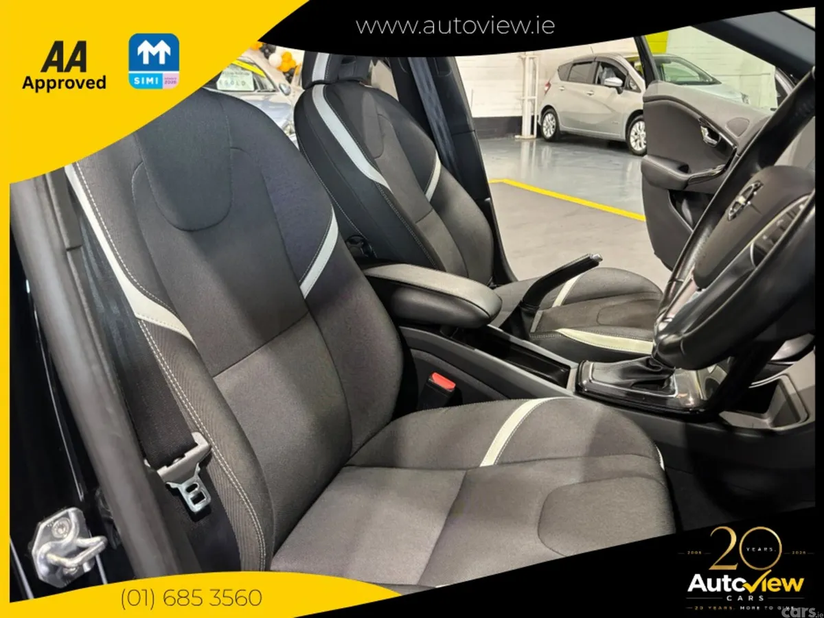 Volvo V40 Hatchback, Diesel, 2019, Black
